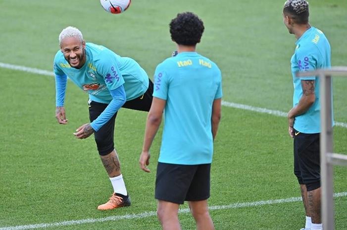 نيمار يتعرض للإصابة في مران البرازيل 106952Image1-1180x677_d