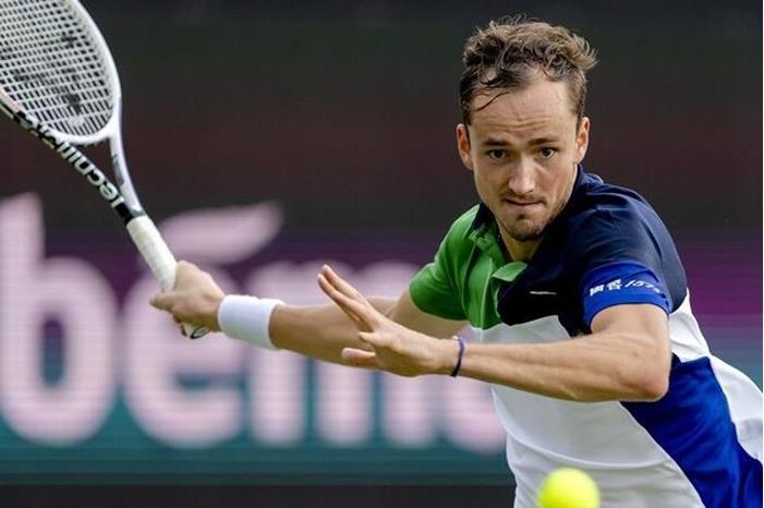 الروسي ميدفيديف إلى نصف نهائي  Libema Open 62a3b52c4236045c101e7607