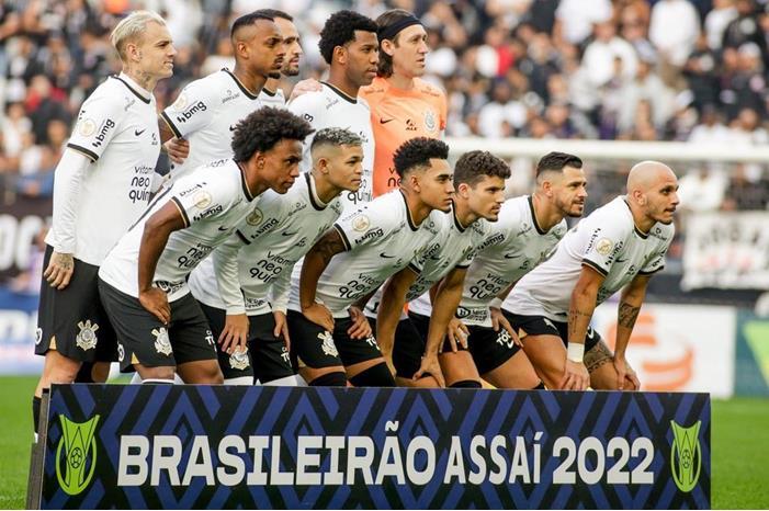 كورينثيانز يستعيد صدارة الدوري البرازيلي FVAX5jfWAAA-oDM