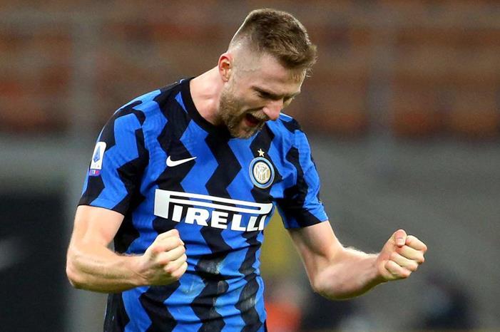 باريس يرفع عرضه لضم سكرينيار.. وإنتر ينتظر Skriniar-2014-inter-celebrates-epa