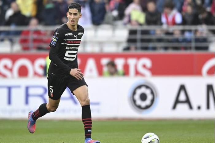 المغربي أكرد يودع رين الفرنسي في انتظار التحاقه بالدوري الإنجليزي 62ae13184c59b75b1f3271a4