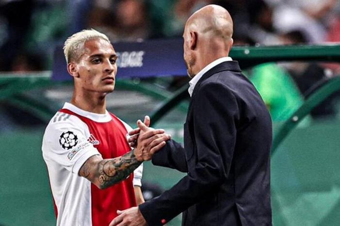 مانشستر يونايتد يقترب من حسم أول صفقاته الكبرى ajax