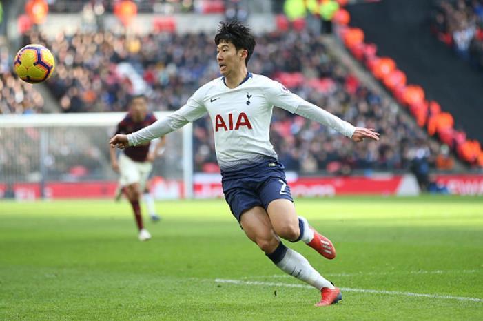 بعد تقاسم الحذاء الذهبي مع صلاح.. تكريم سون بأعلى وسام رياضي في كوريا 7596-1015918496