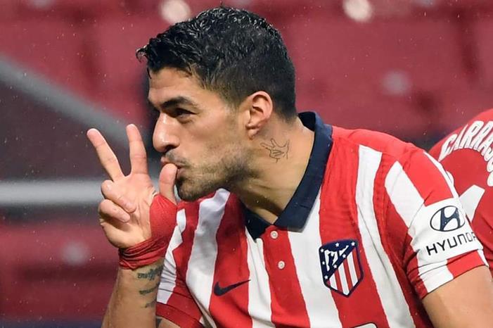 سواريز لبرشلونة: لدي عروض أخرى 12-1