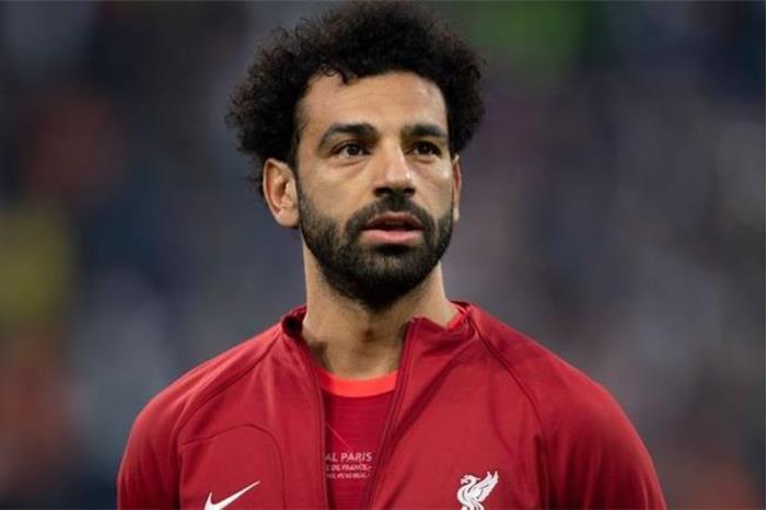 برشلونة يحسم موقفه من صفقة صلاح large