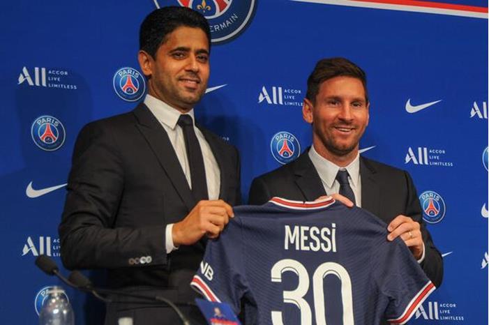 ميسي يغرق باريس في بحر الأموال.. والخليفي يوضح 62b584594c59b7760847ead4