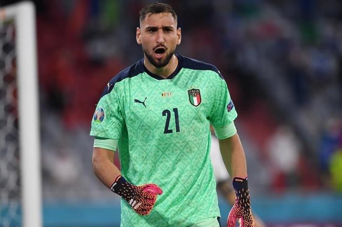 دوناروما يثير القلق في إيطاليا الحارس-الإيطالي