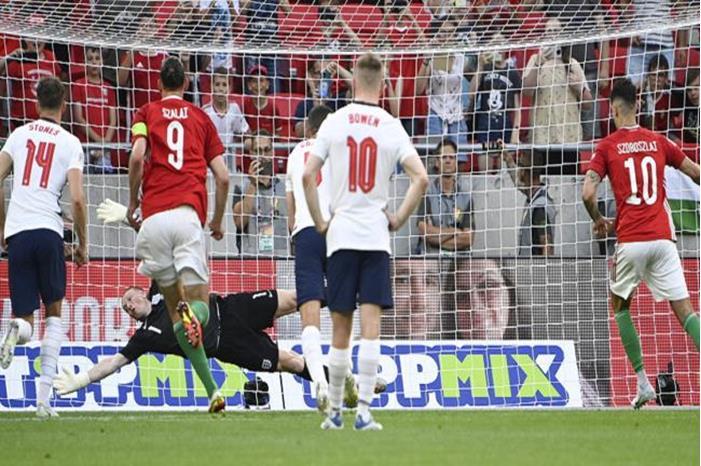 هزيمة موجعة لإنجلترا في المجر 629ba6014c59b74d7246d5b3