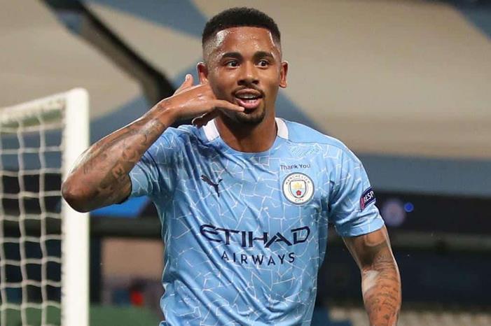 عائق وحيد امام انتقال جيسوس الى ريال مدريد جابرييل-جيسوس-بقميص-مانشستر-سيتي