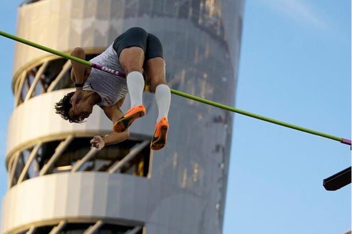 شاهد.. أفضل قفزة بالزانة لهذا العام في الهواء الطلق 629ee30a4c59b77caa541160