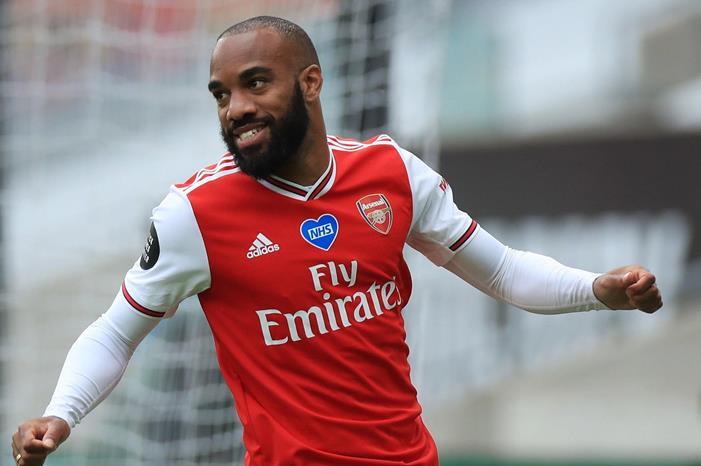 رسميا.. لاكازيت يعود إلى ليون الفرنسي ألكسندر-لاغازيت