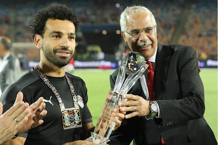 وزير الرياضة المصري عن درع تكريم صلاح: مش رخيص .. ده بآلاف الجنيهات 62a111724236044f07626d10