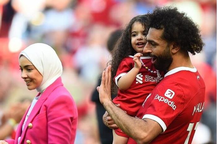 6483673d4c59b74f6262b18f