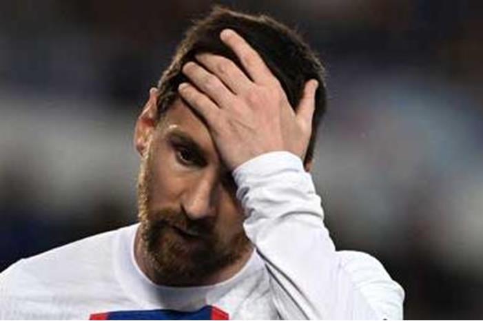 احتجاز ميسي في مطار بالصين - فيديو ميسي-4