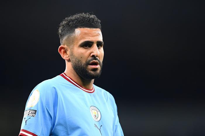 عرض رسمي سعودي لضم رياض محرز 239547