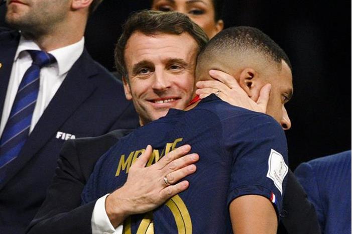 ماكرون: سأضغط على مبابي للبقاء في باريس سان جيرمان 6489fd7b4236044f90148974