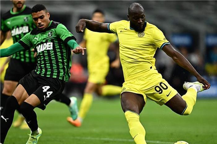 لوكاكو يصر على موقفه من عرض الهلال afp_20230513_20230513-afp_33ez7pw_afp