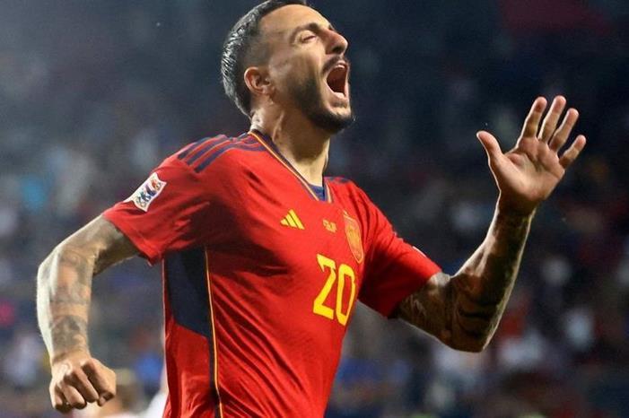 _130106700_hi085494889