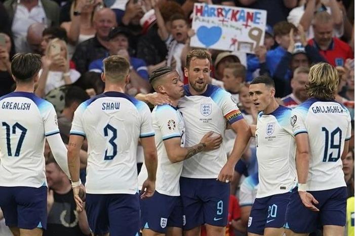 6490bed54236045f114729d8