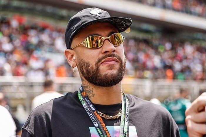 قنبلة في الدوري السعودي .. هل هي صفقة تعاقد الهلال مع نيمار؟ 649889bb4c59b7465f56fed2