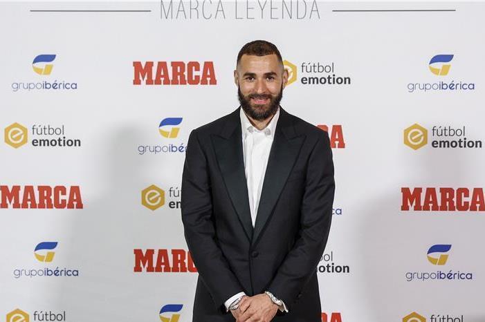 رسميا.. ريال مدريد يعلن رحيل بنزيما epa_soccer_2023-06_2023-06-01_2023-06-01-10667250_epa