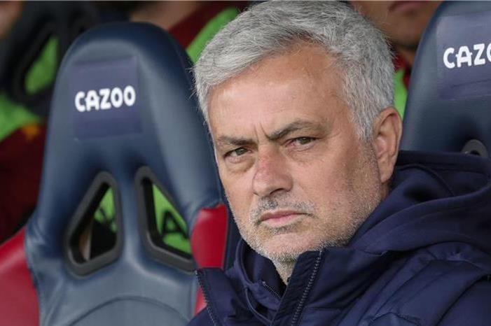 مورينيو يظهر نواياه تجاه عرض سان جيرمان epa_soccer_2023-05_2023-05-14_2023-05-14-10628047_epa