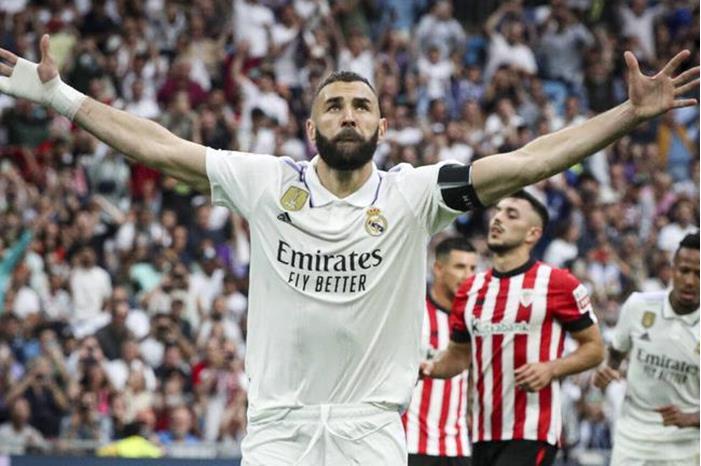 بعد التوقيع للاتحاد السعودي.. بنزيما من بين أعلى ثلاثة لاعبين أجرا في العالم 647f060f4236047f19164332