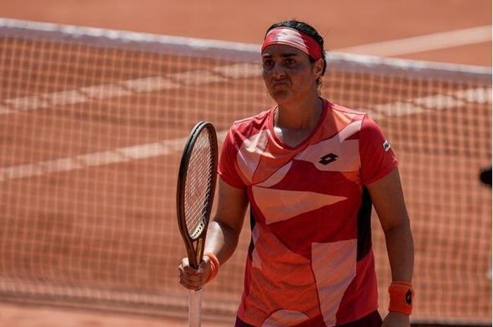 بياتريز حداد مايا تفاجئ أنس جابر (فيديو) 648074394c59b7136d597910