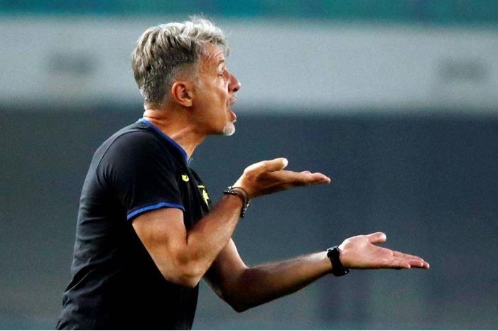 لاتسيو الإيطالي يعين باروني مدرباً للفريق 10