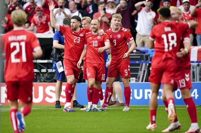 سلوفينيا تتعادل مع الدنمارك بأمم أوروبا الدنمارك-ضد-سلوفينيا
