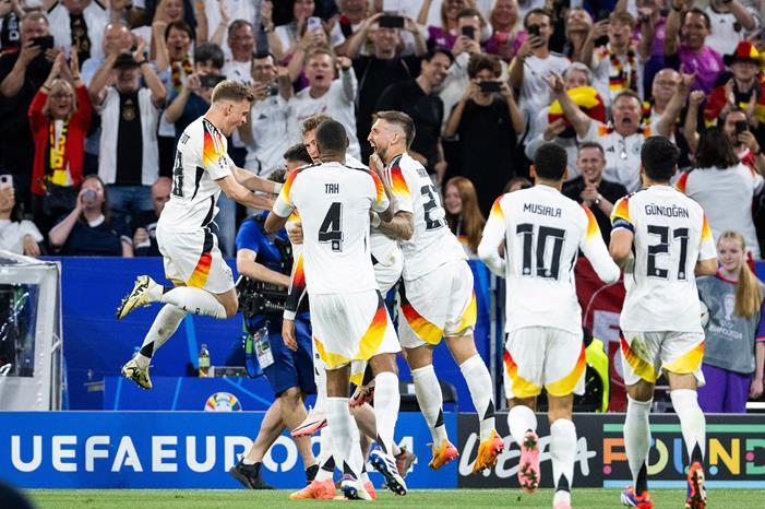 ألمانيا تسعى لخطف بطاقة التأهل أمام المجر nilxwj8geccsnhhc