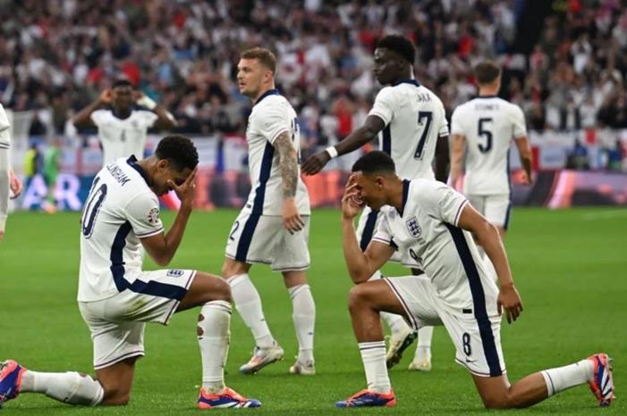 منتخب إنجلترا يواجه الدنمارك لحسم التأهل 3