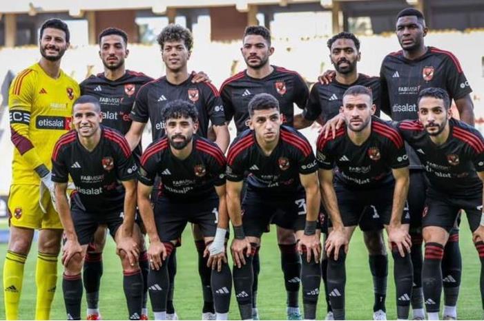 الأهلي المصري يجمد مستحقات لاعبي الفريق الأول 1