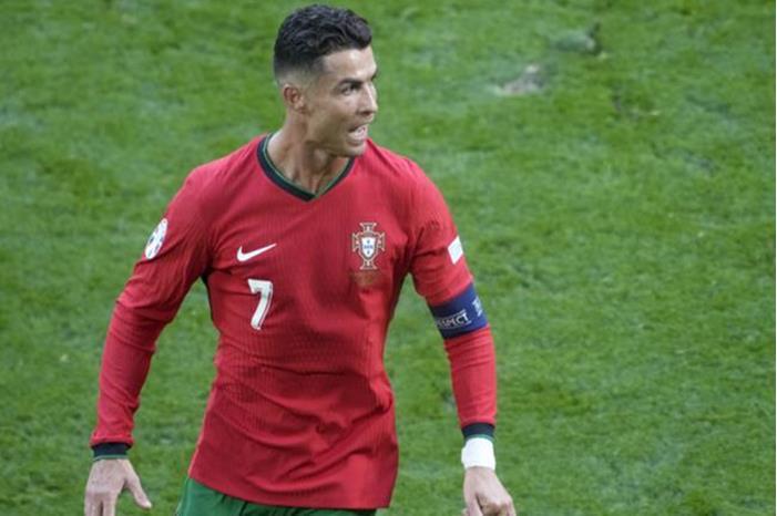 مدرب منتخب البرتغال يحسم موقف رونالدو من المشاركة في لقاء جورجيا 667b243c4c59b74dee2ee1d5