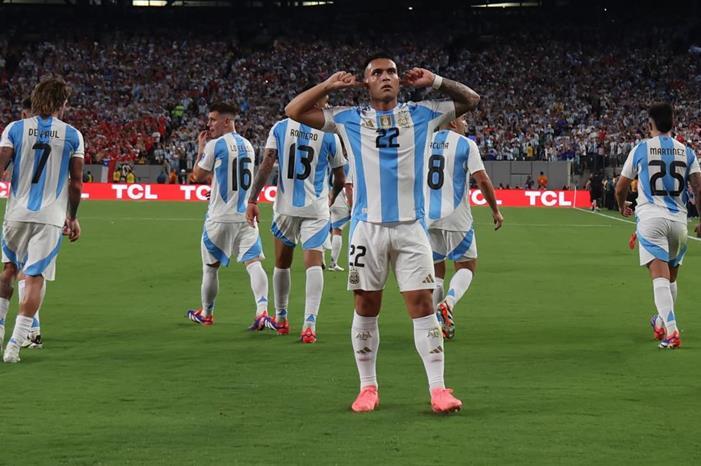 لاوتارو مارتينيز ينفجر مجددا ويؤمّن صدارة الأرجنتين photo_6044131584321372260_y-1