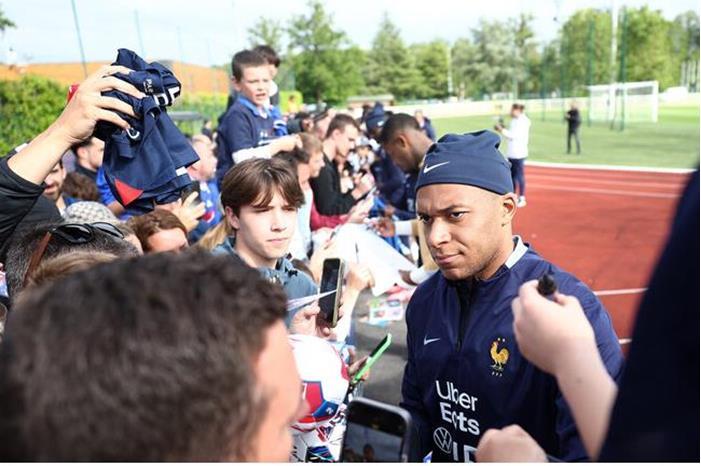 665da0a84236041fee59f11b