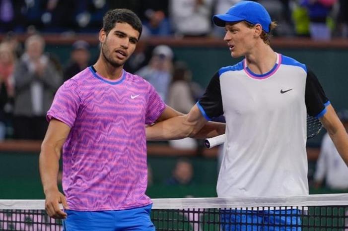 ألكاراز يتحدى سينر في نصف نهائي رولان غاروس 202465142121566Z6