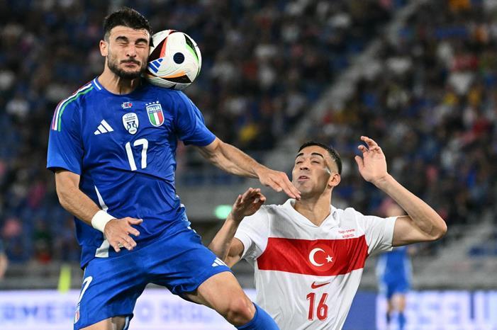إيطاليا تتعادل مع تركيا ودياً 665feec742360419cc480f54
