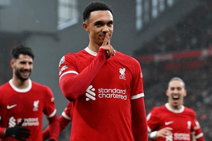 الريال يجرح برشلونة في تقديم صفقة أرنولد 0990877987-1024x724