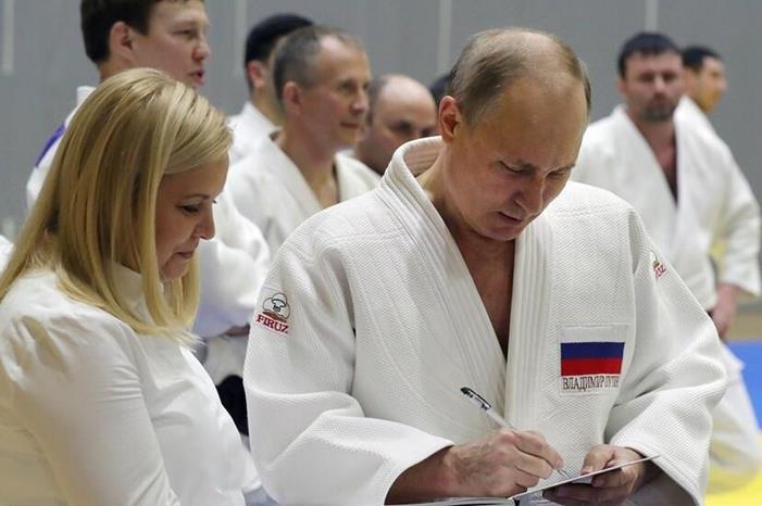 6851a64242360445e736a256