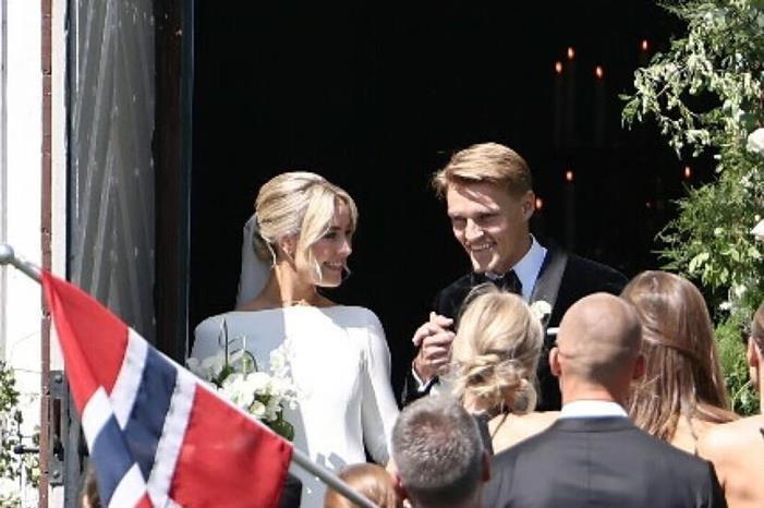 6857d5e94236043cfe08632c