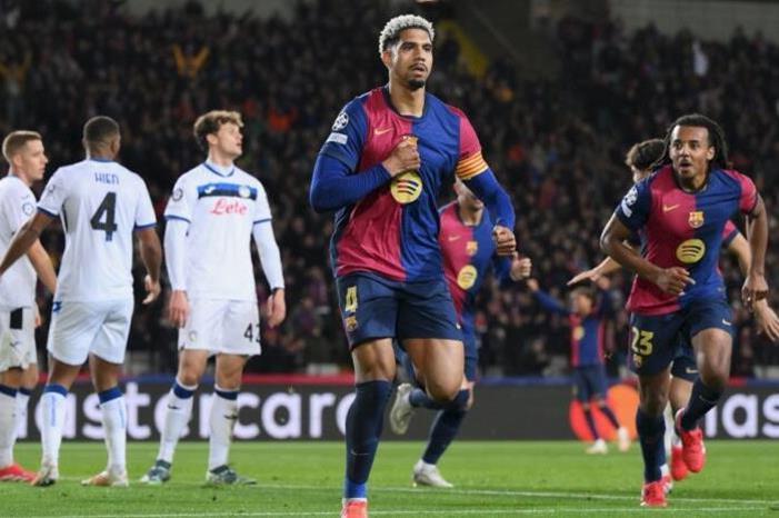 برشلونة يحدد ضحايا الصيف: كريستنسن أم أراوخو؟ Capture