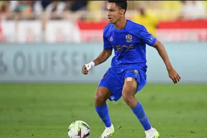 عملية جراحية تُبعد سفيان ديوب عن صفوف نيس لمدة طويلة Screenshot 2025-06-28 194329