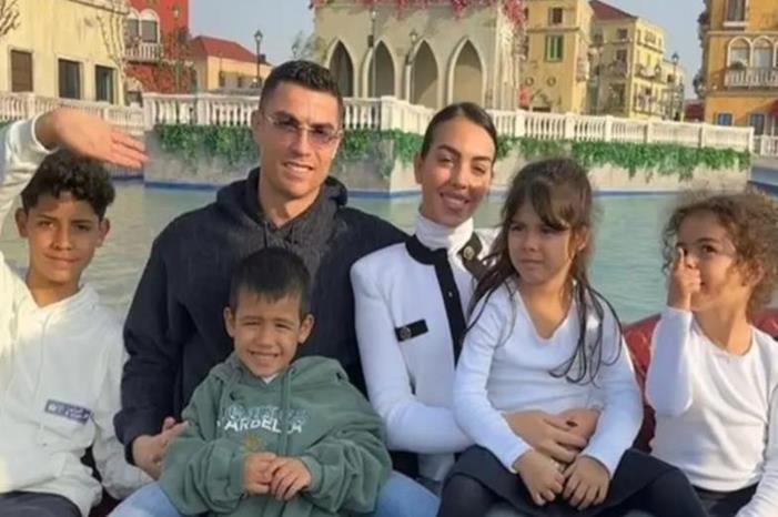 686156bf4236045cc2243d58