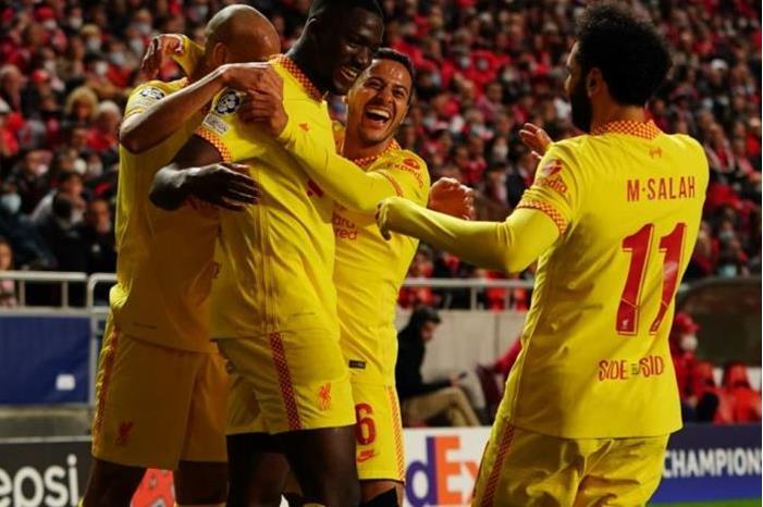 لاعبين ليفربول