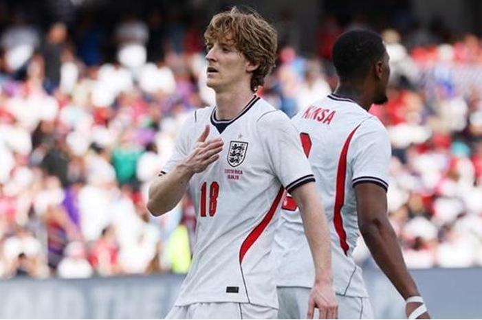 177-122805-antony-gordon-england-goal-assist_700x400