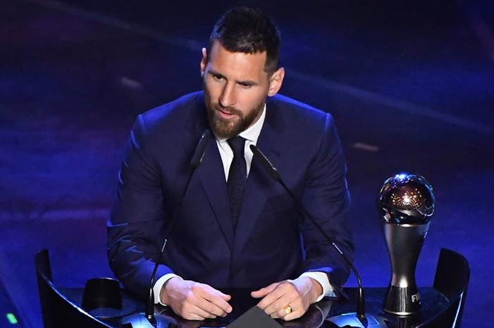 فيفا يدرس إقامة حفل توزيع جوائز الأفضل .. رغم تفشي كورونا  4b9907f1-02e0-4095-a730-13a8bee25ee6_16x9_1200x676