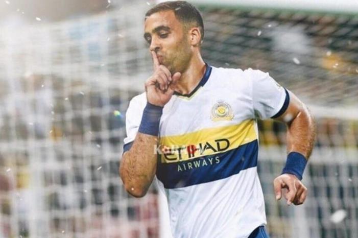 حمد الله ينضم لمعسكر النصر في بلغاريا 122019281641932