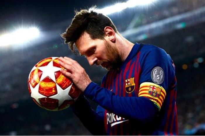 98-103849-lionel-messi-trophies-barcelona-argentina_700x400