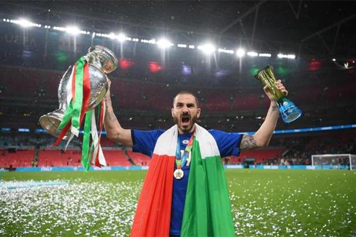بونوتشي يستفز جماهير منتخب إنجلترا بعد تتويج إيطاليا بيورو 2020 248381